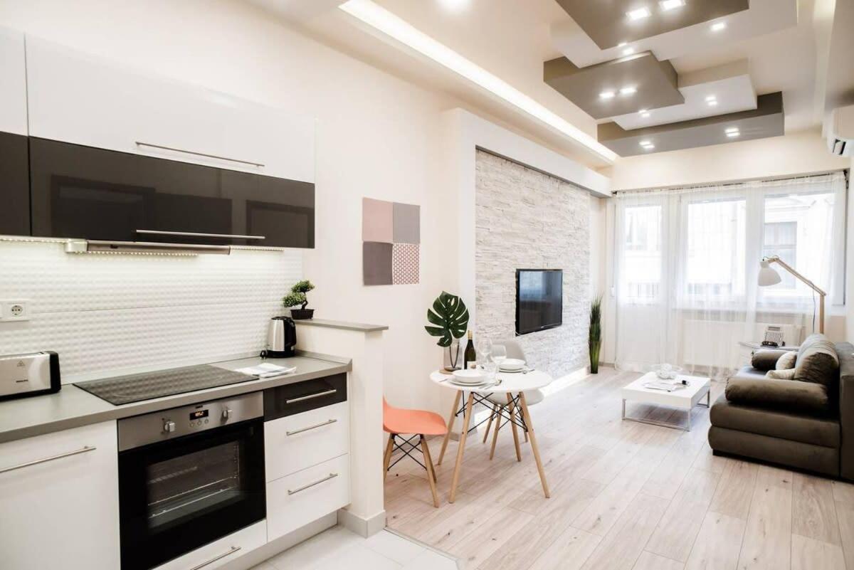 New Luxury Apartment In The Center With A/C Budapest Ngoại thất bức ảnh
