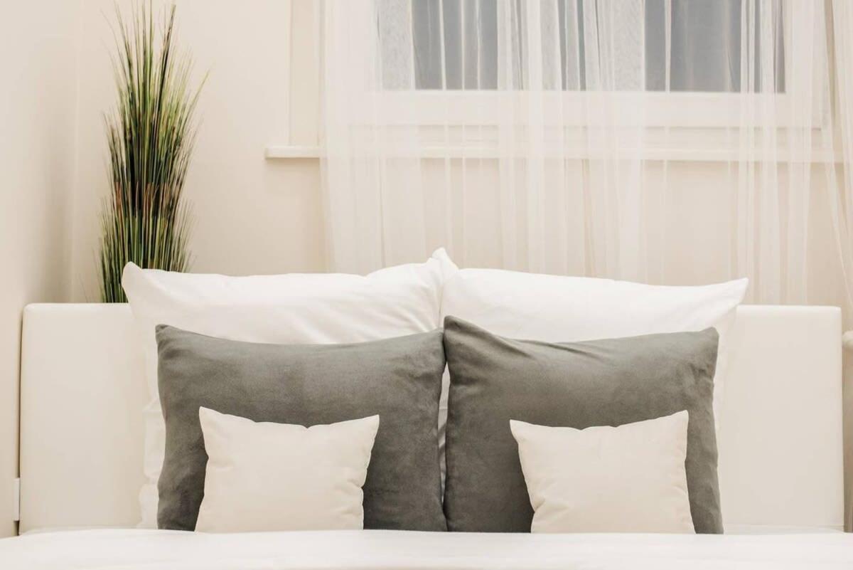 New Luxury Apartment In The Center With A/C Budapest Ngoại thất bức ảnh