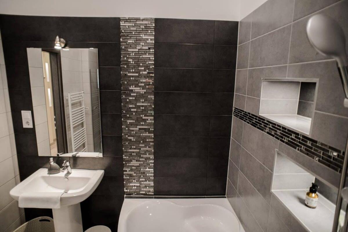 New Luxury Apartment In The Center With A/C Budapest Ngoại thất bức ảnh